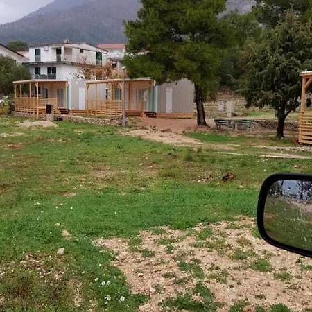 2 Bedrooms At Zivogosce 200 M Away From The With Furnished Garden And Wifi
