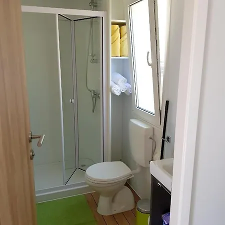 2 Bedrooms At Zivogosce 200 M Away From The With Furnished Garden And Wifi *